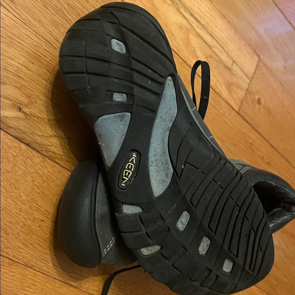 Gray Casual Lace-Up Shoes by Keen Women’s 6 - Picture 4 of 4